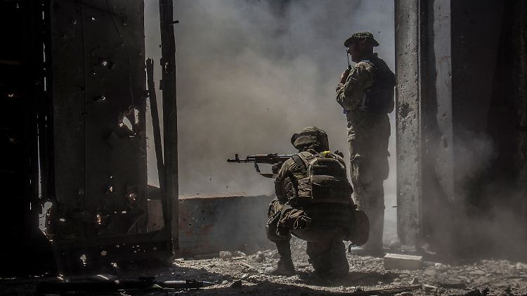 Die Ukraine zieht sich aus Sjewjerodonezk vorerst zurück.