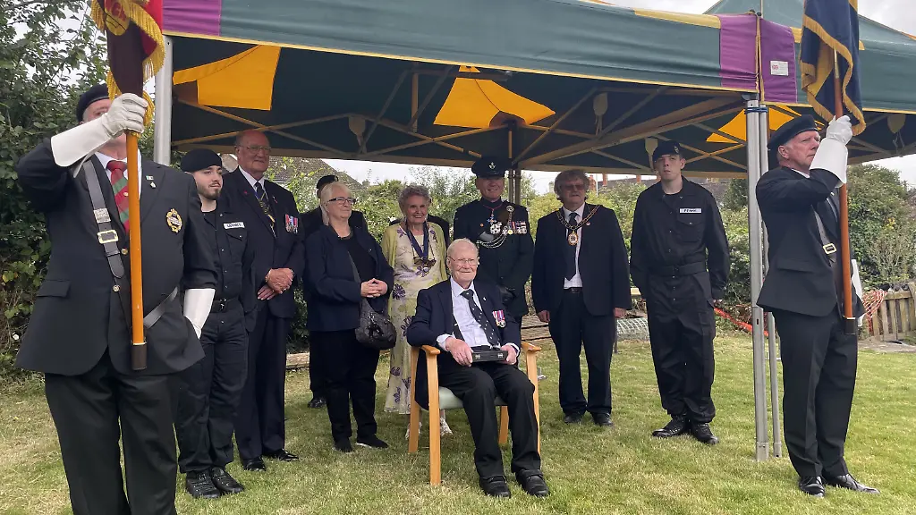 af0f5223f5af9a18167d2f462235b3d2