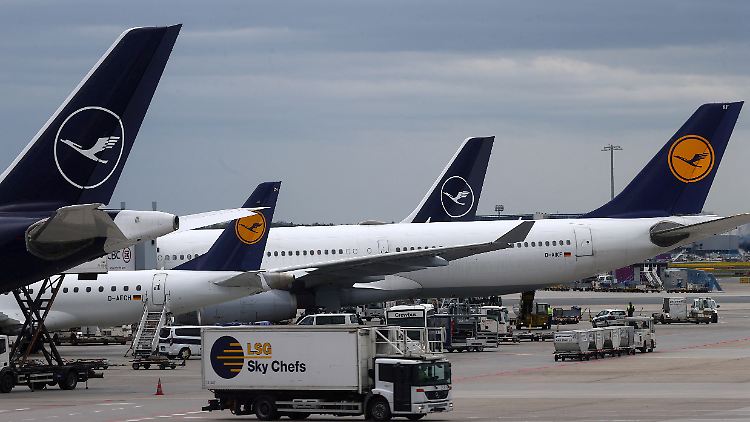 Neues Personal habe sich nicht so schnell aufbauen lassen wie erhofft, teilte der Lufthansa-Vorstand Kayser mit.