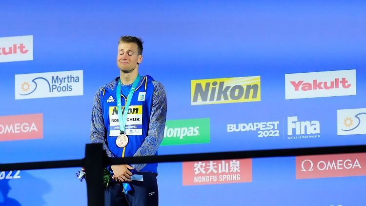 Der Ukrainer Mychajlo Romantschuk gewann bei der WM 2022 Bronze über 800 Meter Freistil.
