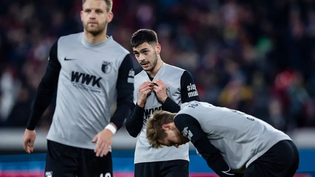 Der-FC-Augsburg-verleiht-den-Linksverteidiger-David-Colina-erneut-nach-Daenemark