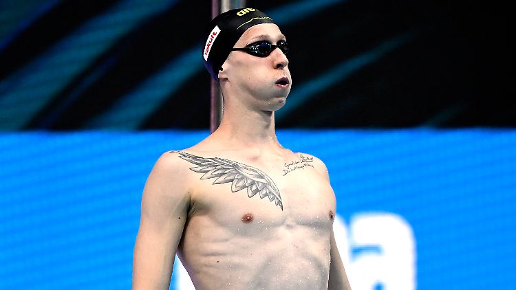 Florian Wellbrock führte die DSV-Staffel zur Goldmedaille im Freiwasser-Rennen.