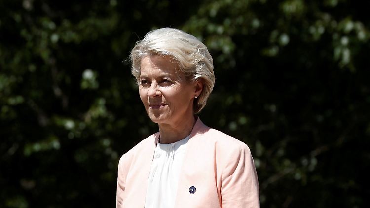 Putin müsse eine "strategische Niederlage" erleiden, betonte von der Leyen.