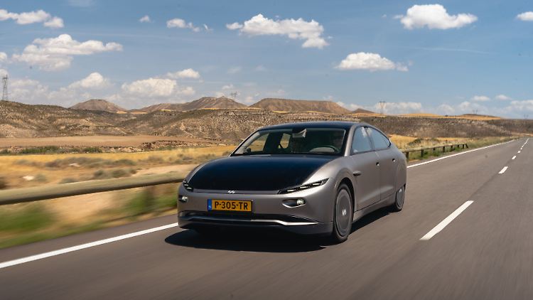 Der Lightyear Zero hat rund fünf Quadratmeter große Solarzellen auf Hauben und Dach.