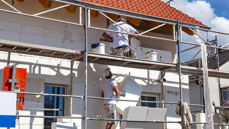 "Auf vielen Baustellen stocken die Arbeiten", berichtet der Generalsekretär des Zentralverbands des Deutschen Handwerks, Schwannecke.