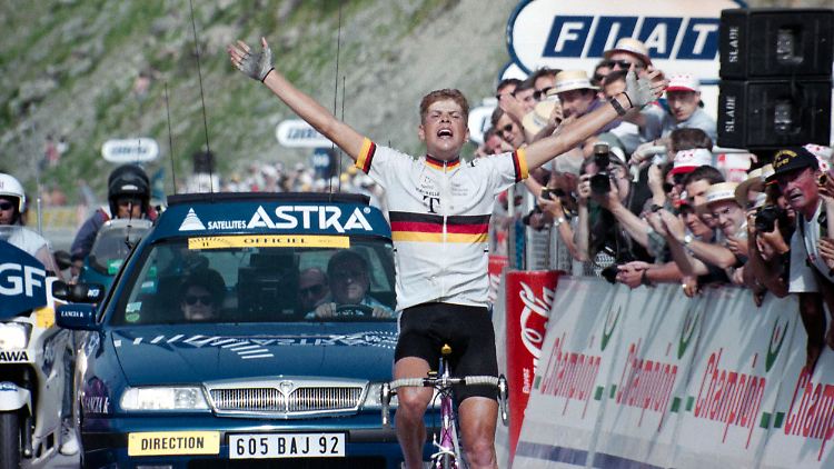 Jan Ullrich nach seiner Triumphfahrt in Andorra. 