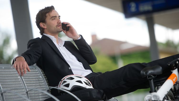 Wer viel mobil arbeitet, braucht in der Regel auch ein Diensthandy.