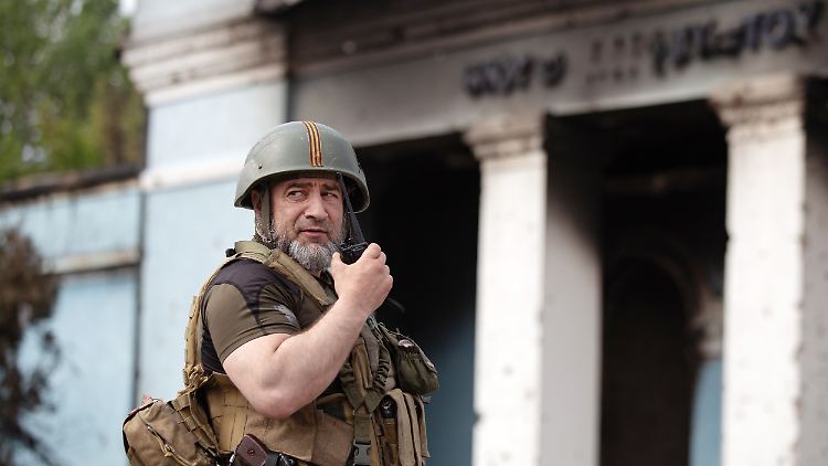 Auch Tschetschenen wie dieser Offizier sind im Donbass für Russland im Einsatz.