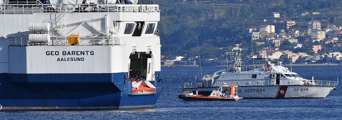 Das von der Nichtregierungsorganisation Ärzte ohne Grenzen betriebene Schiff "Geo Barents".