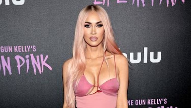 So kannten wir sie bislang nicht: Megan Fox.