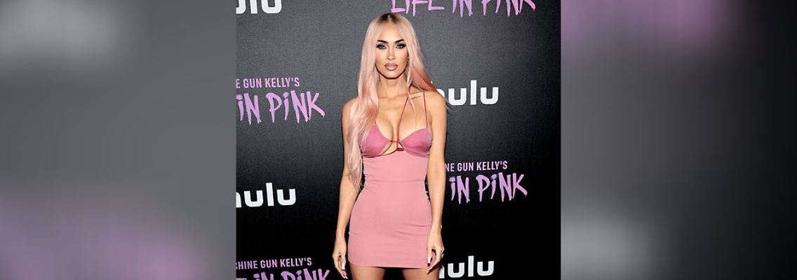 megan fox pinke haare.jpeg