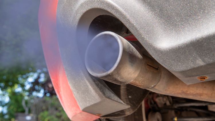 Verbrenner sollen nach dem Willen der Bundesregierung auch künftig zugelassen werden, sofern sie ausschließlich mit E-Fuels betankt werden.