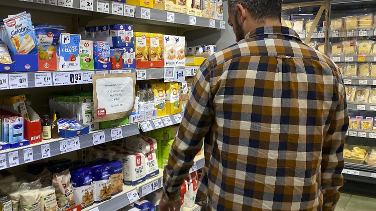 Trotz allgemein sinkender Inflation verteuerten sich Lebensmittel im Juni deutlich stärker als noch im Mai.