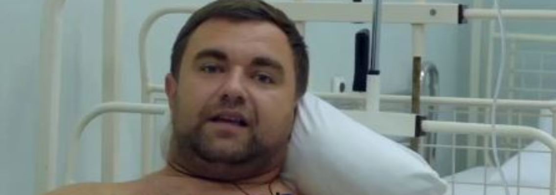 Standbild des Videos, das Olexij Kowaljow in einem Krankenbett zeigt