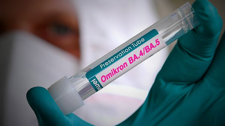 Seit Beginn der Jahres 2022 dominiert die Omikron-Variante das Infektionsgeschehen in Deutschland.