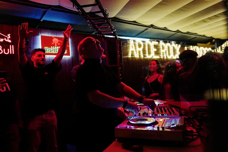 2024-07-13T140427Z-2097659164-RC20U8ATKTIG-RTRMADP-3-PORTUGAL-PRIEST-DJ