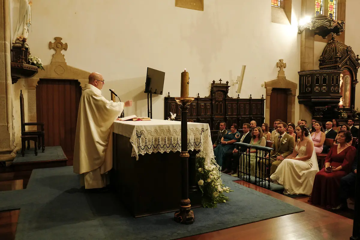 2024-07-13T140450Z-1177434081-RC2CU8AT9P03-RTRMADP-3-PORTUGAL-PRIEST-DJ