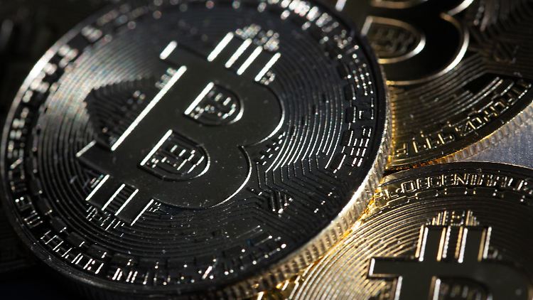 Warum der Bitcoin ausgerechnet jetzt nachgab, vermochte niemand zu erklären.