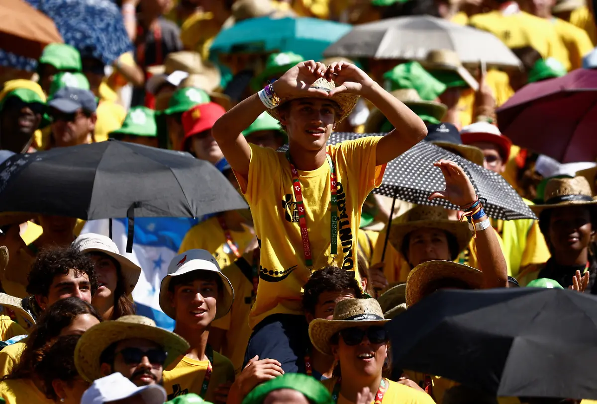 2023-08-06T151639Z-930917239-RC2EI2ALUQHI-RTRMADP-3-POPE-PORTUGAL