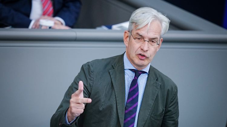 Vizefraktionschef Mathias Middelberg sieht im Haushaltsentwurf erneut verfassungsrechtliche Probleme.