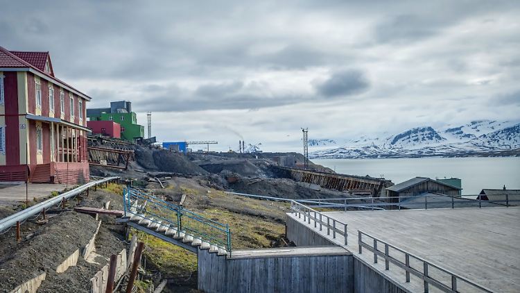 Der Hafen von Barentsburg.