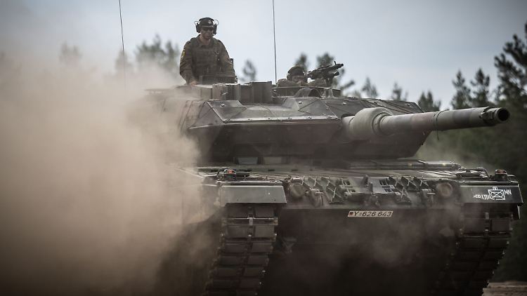 Ein Leopard-2-Panzer der Bundeswehr.