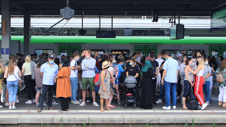 Gut gegen hohe Spritpreise: Ein günstiger Nahverkehr auch nach Ende der 9-Euro-Ticket-Ära. 