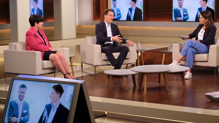 Lauterbach verhandelt derzeit mit Justizminister Marco Buschmann von der FDP über die möglichen Maßnahmen künftiger Corona-Wellen.