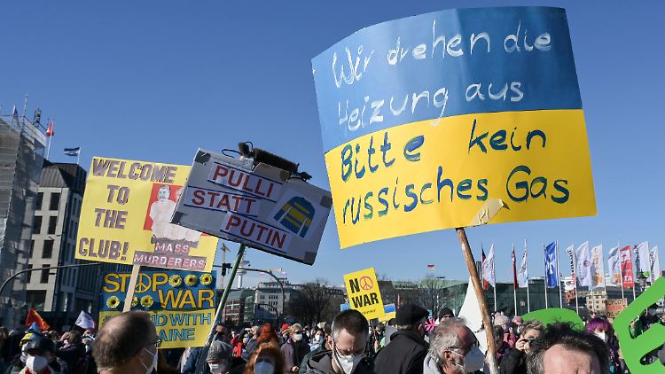 Wer das Thermostat in der kalten Jahreszeit ein, zwei Grad runterdreht, kann viel Energie sparen, sagt Energieexperte Reinhard Loch.
