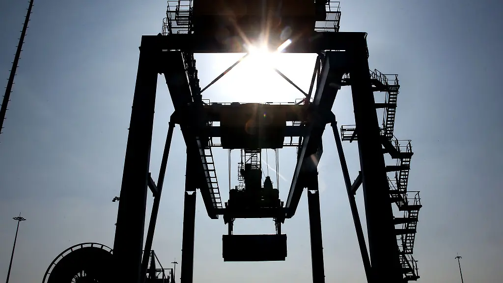 Containerumschlag-im-Duisport-Der-Duisburger-Hafen-hat-mit-der-ukrainischen-Eisenbahn-eine-Kooperation-geschlossen