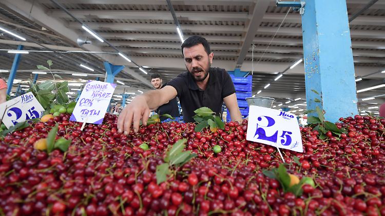 In der Türkei steigen die Preise, während die Währung kräftig an Wert verliert.