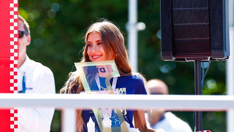 Teilt die Rennauto-Liebe ihres Sohnes: Cathy Hummels.
