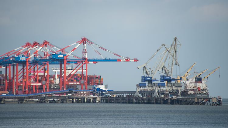 Am Jade-Weser-Port kann der Bau der LNG-Terminals bald starten. 