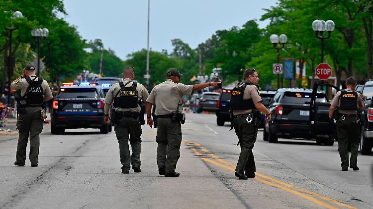 Kurz nach Beginn der Parade zum Unabhängigkeitstag der USA sollen Schüsse in Highland Park gefallen sein.