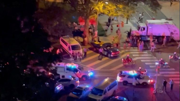 Bei der Paniik wurden mehrere Menschen verletzt.