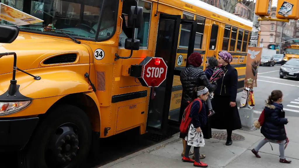 2019-04-09T164121Z-1680623330-RC188F6815D0-RTRMADP-3-USA-MEASLES