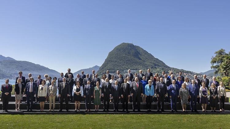 Die Teilnehmer der Ukraine-Wiederaufbaukonferenz in Lugano.