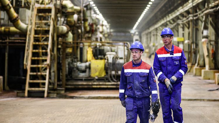 Der Kreml begründet die Maßnahmen mit dem "kolossalen Sanktionsdruck", unter dem die russische Wirtschaft leide.