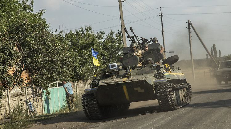 Kiews Stellungen geraten im Donbass immer mehr unter Druck.
