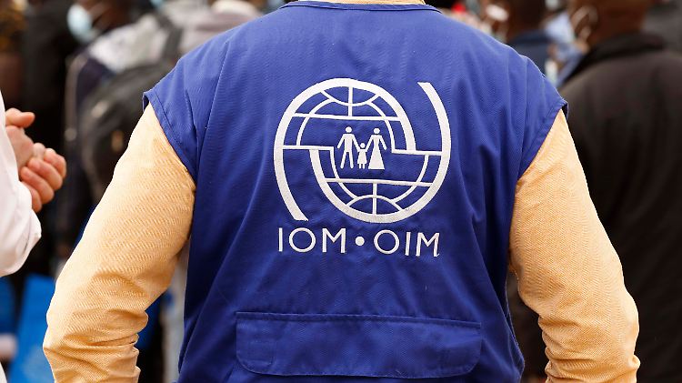 Internationale Organisation für Migration (IOM) berichtet, dass 22 Migranten im Mittelmeer ums Leben gekommen seien.