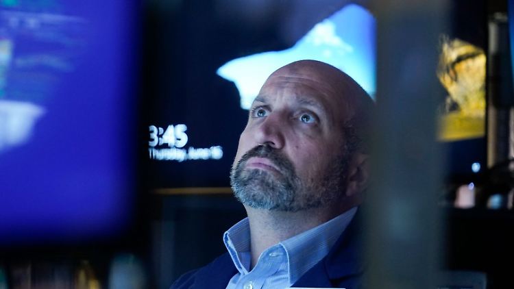 Zu Beginn wurden an der New Yorker Wall Street ordentliche Kursgewinne verzeichnet, zum Abend stand aber ein dickes Minus vor den US-Indizes.