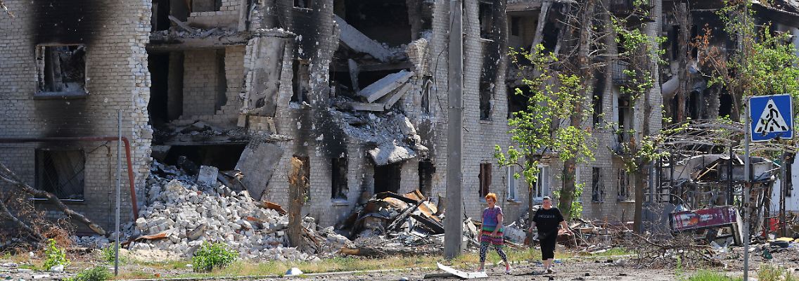 2022-06-30T212813Z_1829578172_RC2C2V90TSIT_RTRMADP_3_UKRAINE-CRISIS-SIEVIERODONETSK.JPG
