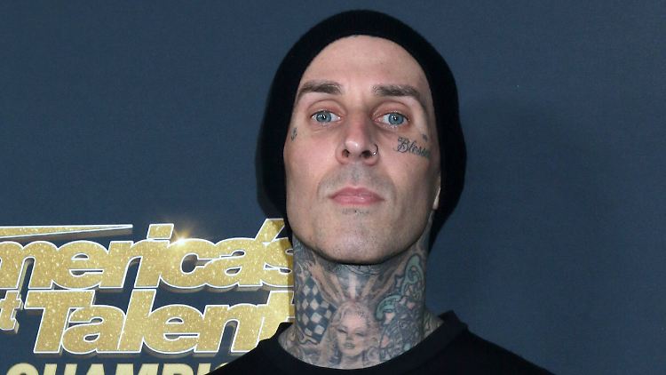 Ist wieder raus aus dem Krankenhaus und zurück im Tonstudio: Travis Barker.