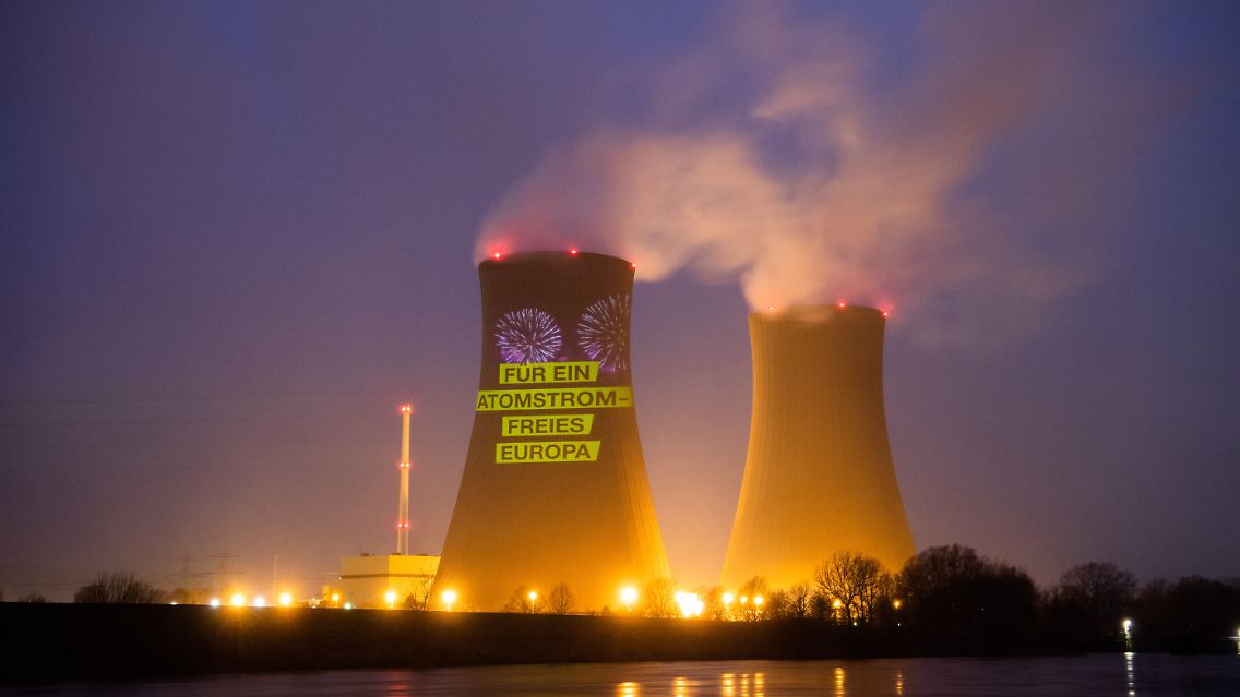 Auf Protest wie hier im Winter in Grohnde, das Ende 2021 abgeschaltet wurde, folgt wahrscheinlich jetzt der Rechtsstreit.