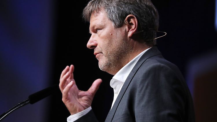 "Keine sonnigen Aussichten", erkennt Bundesiwrtschaftsminister Robert Habeck.