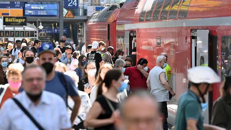 Über 30 Millionen 9-Euro-Tickets waren im Juni im Umlauf.