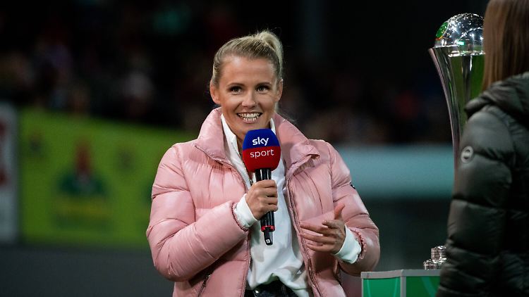 Julia Simic hat es als Fußballerin geschafft, doch der Weg war steinig.