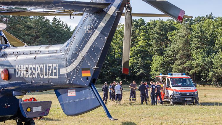 Auch Hubschrauber der Bundespolizei sollen die Einsatzkräfte unterstützen. 