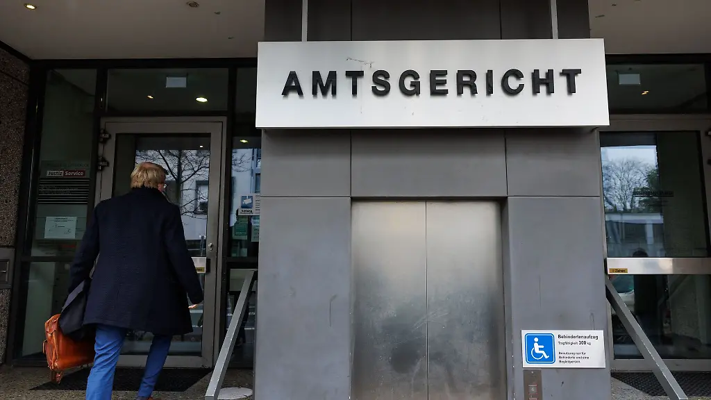 Eine-Mutter-hat-einen-Strafbefehl-erhalten-Ihre-Soehne-hatten-unter-anderem-eine-Schule-verwuestet