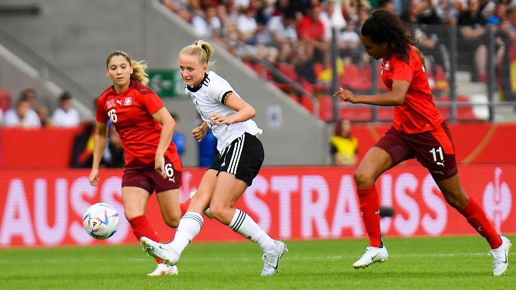 Mithilfe ihrer Tore soll der EM-Titel her, so selbstbewusst ist Lea Schüller.
